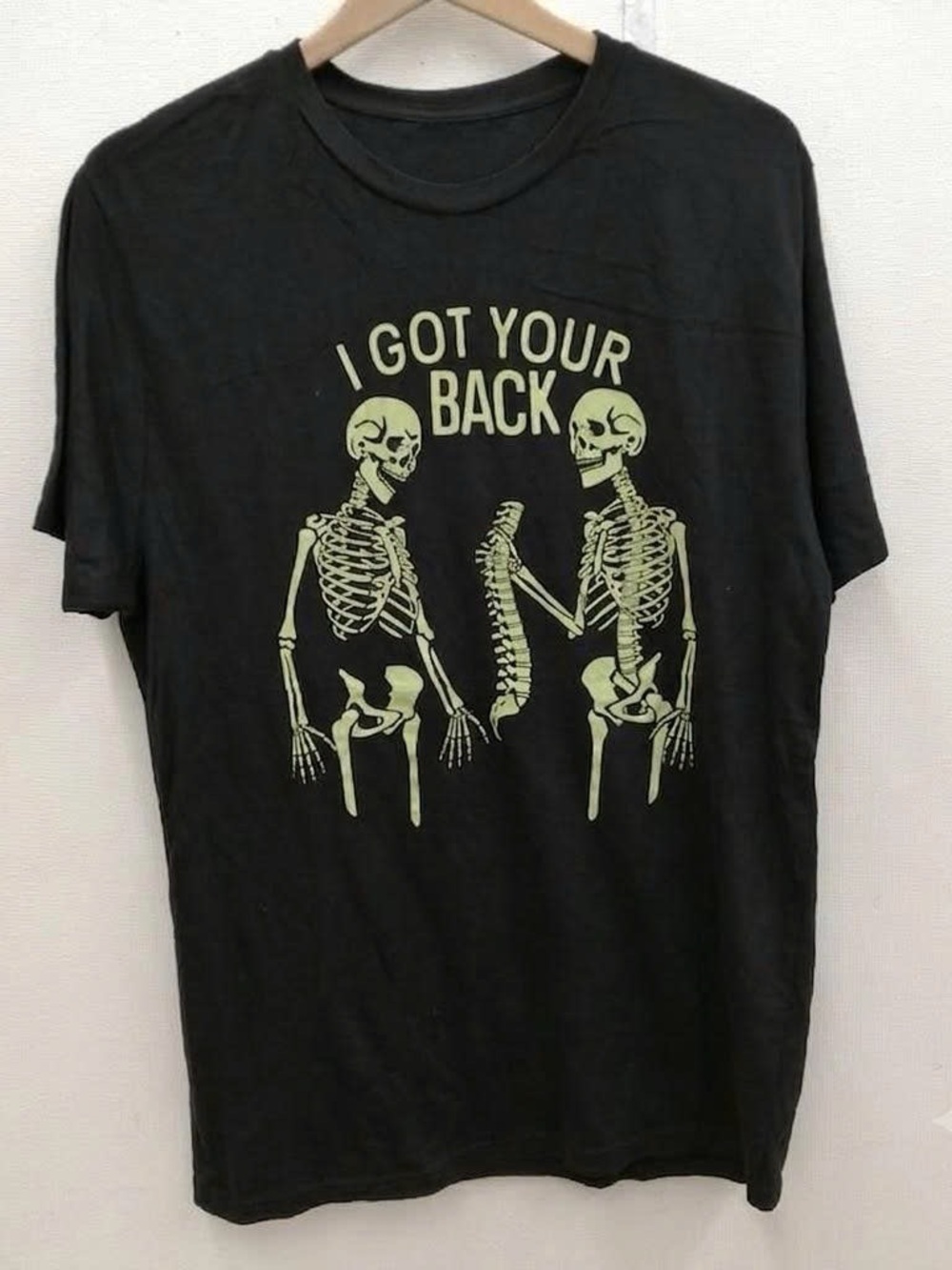 Black Graphic Tee – 'I Got Your Back' Skeleton Print